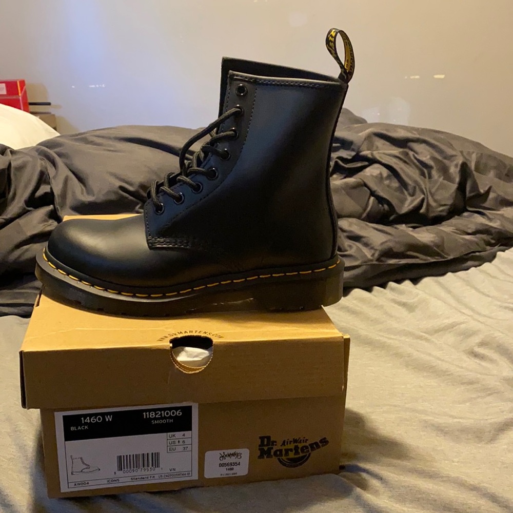 Brand new Dr. Martens never worn - Picture 1 of 3
